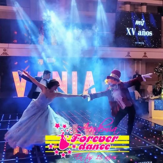 Felicidades Vania por tus 15 Años luciste hermosa radiante y Espectacular con Academia Forever