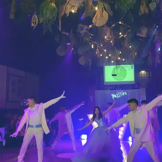 Tus 15 Años Elegancia y Distinción impecables los TRAJES que hacen la combinación perfecta con